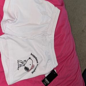 White snoopy happiness is blooming shorts
